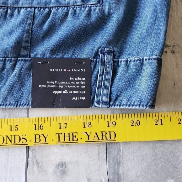 NWT - Tommy Hilfiger Chelsea Cargo Jeans - Size 16W - Picture 9 of 9